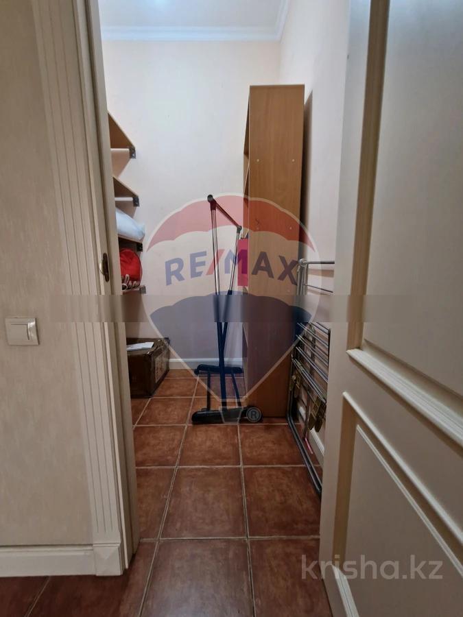 Фото Квартира, 4 комн, 158 м², 3/7 эт.