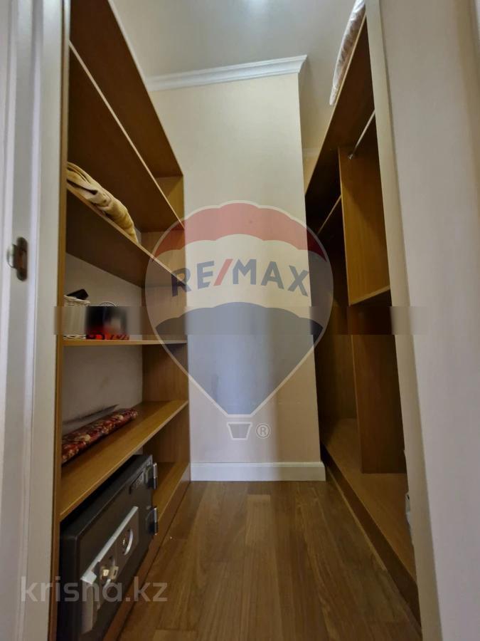 Фото Квартира, 4 комн, 158 м², 3/7 эт.
